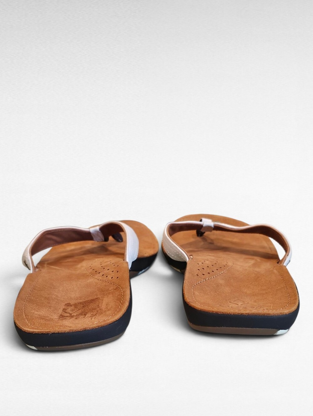 Reef Miss J-Bay Slip Flop Sandals White and Tan B-16 CLC - Picture 12 of 15